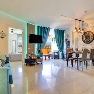  Appartamento Luxory Dreamy Sunset, Seafront, Direct Access To The Promenade,wifi,pool,free Parking Spagna